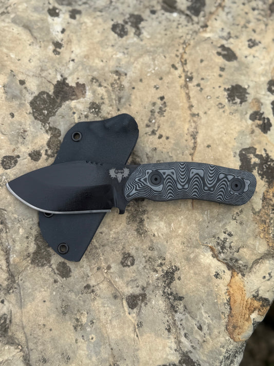 The Scar (Black with Black and Gray G10)