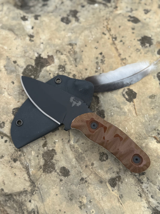 The Felon (Armor Black with Camel G10 & White Spacer)