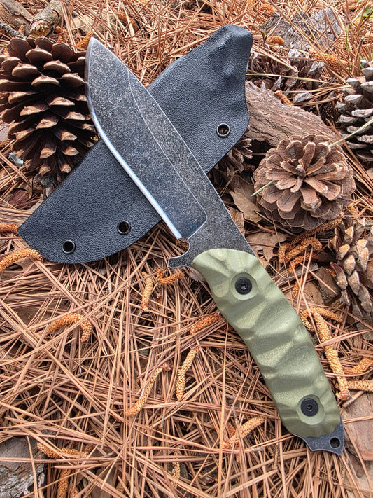The DMO Beaver - Dark stonewash - OD Green G10 Handles